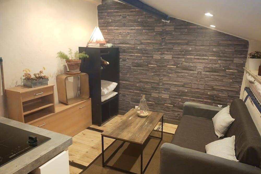 Apartamento entero, A little cocoon under the roof in La Ciotat, Marsella region