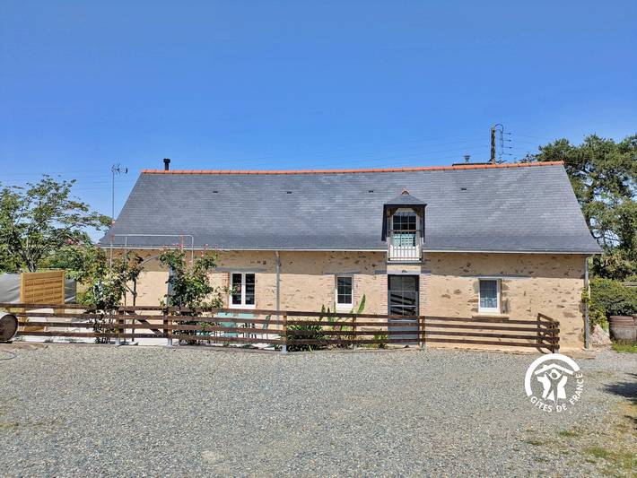 Gîte pour 6 personnes, avec terrasse ainsi que piscine et jardin dans Mayenne - 2