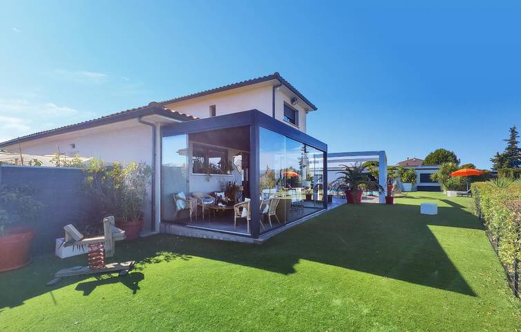 Location de vacances pour 8 personnes, avec jardin ainsi que piscine et terrasse à La Redorte - 2