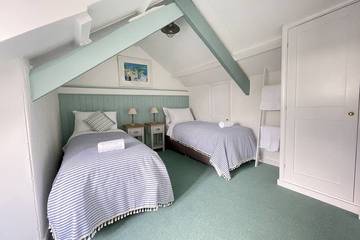 Vacation Rental for 7 Guests in Penzance, Cornwall, Picture 3