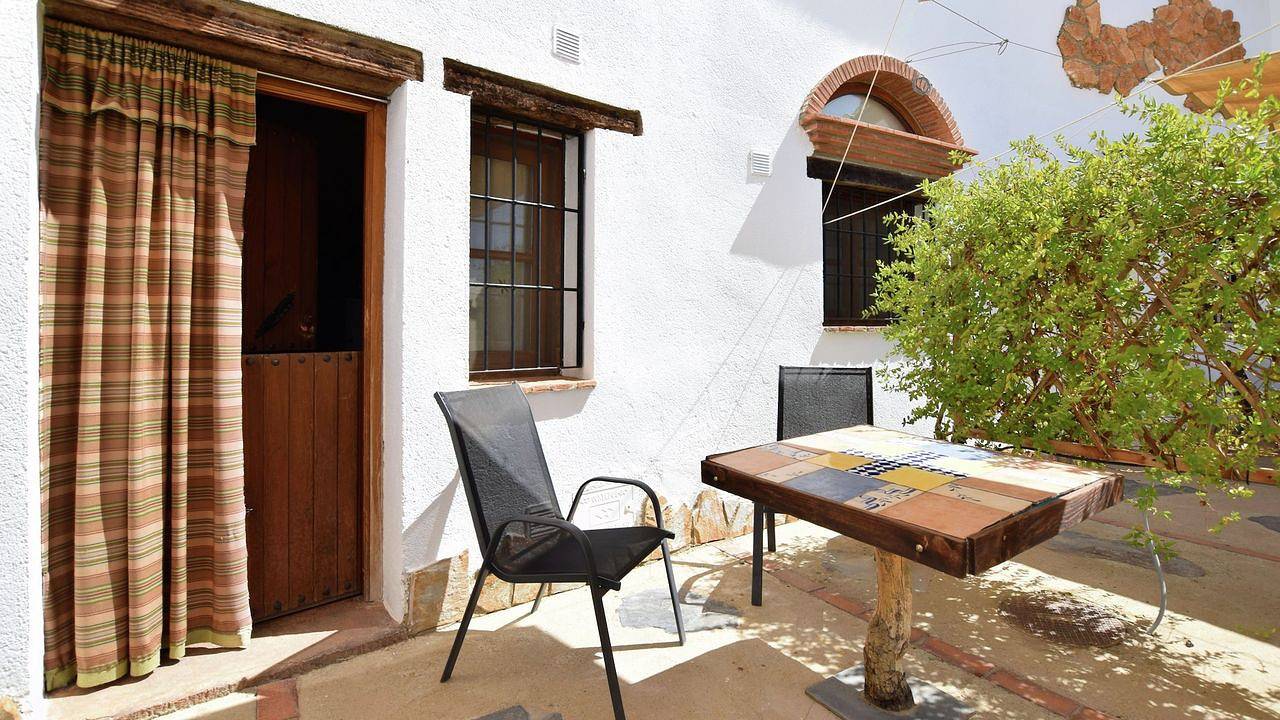 Apartamento vacacional entero, Apartamento de vacaciones para 2 personas con piscina in El Bejarín, Guadix