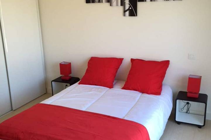 Gîte pour 4 personnes, avec terrasse à Le Tour-du-Parc - 2