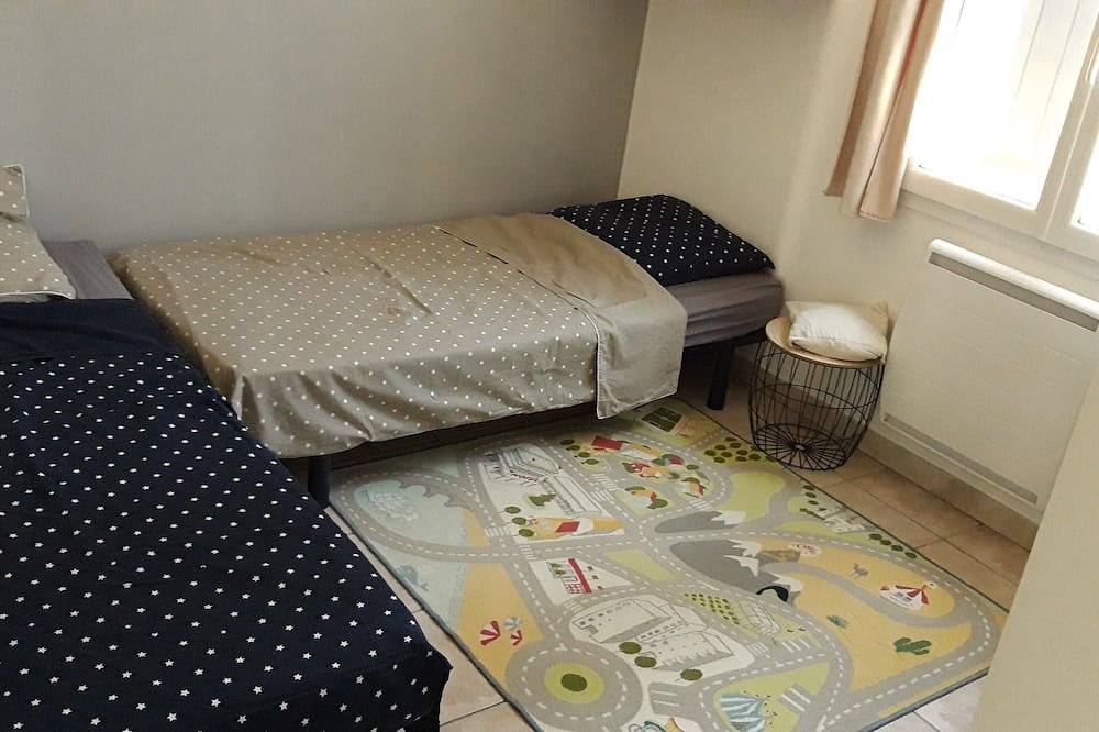 Maison Avec Jardin et Piscine Idéal Pour les Familles in Générac, Region de Nimes