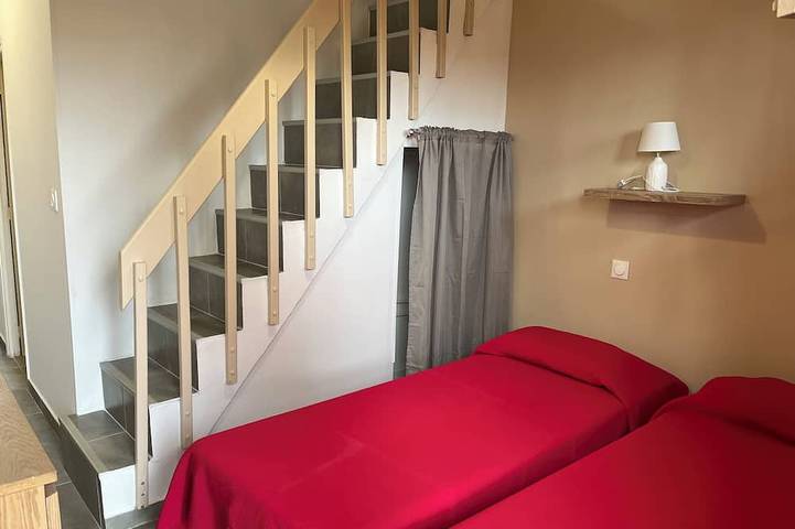 Gîte pour 4 personnes, avec jardin et balcon dans Plage de Lava - 2