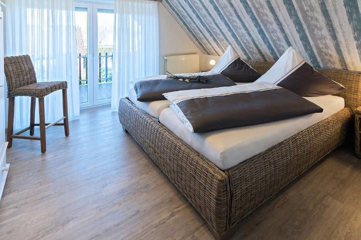 Ferienwohnung für 2 Personen, mit Balkon, mit Haustier in Hage - 3