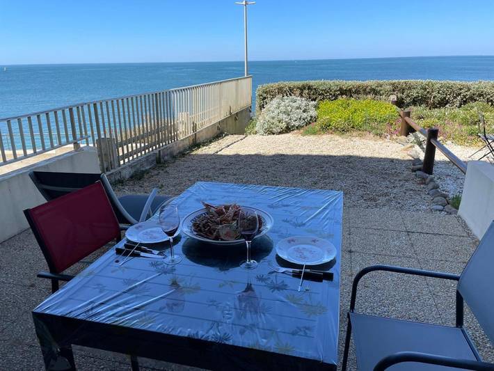 Appartement de vacances pour 6 personnes, avec terrasse ainsi que vue et jardin