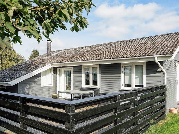Ferienhaus für 4 Personen, mit Terrasse in Råbylille Strand