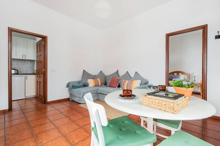 Apartamento entero, Apartamento de vacaciones 'Casa Hilaria' con terraza compartida y Wi-Fi in Playa del Muelle (Garachico), Garachico