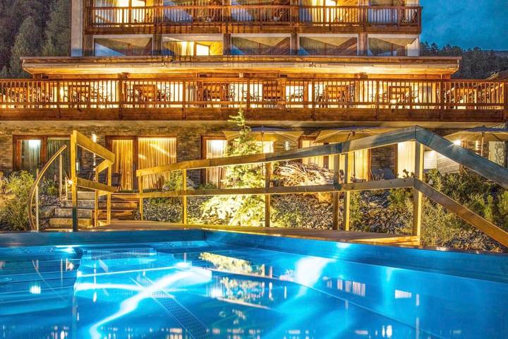 Hôtel pour 6 personnes, avec jacuzzi ainsi que jardin et sauna, animaux acceptés dans Chandolin - 2