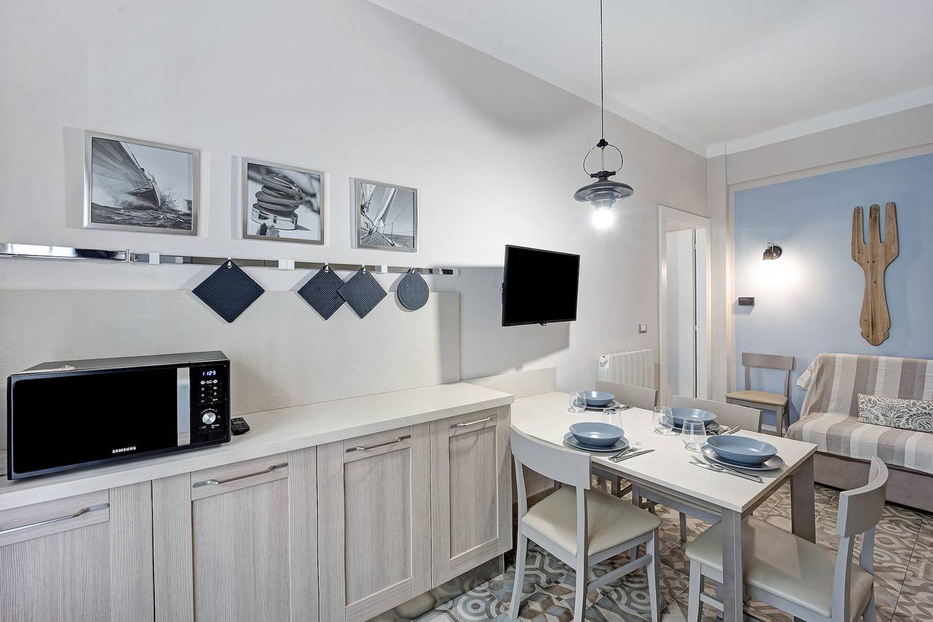 Apartamento entero, 'Victoria Apartments Maiolica' con balcón, A/C y Wi-Fi in Diano Marina, Diano Marina Municipio