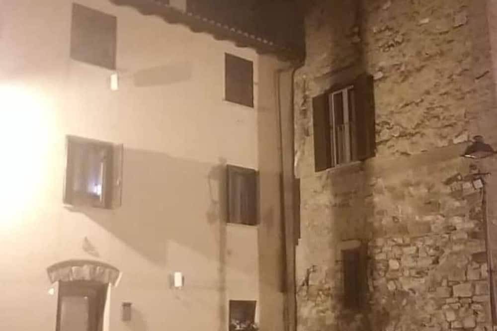 Apartamento entero, Apartamento 'Appartamento Luxury - Mare' con vistas al mar y aire acondicionado in Terracina, Agro Pontino