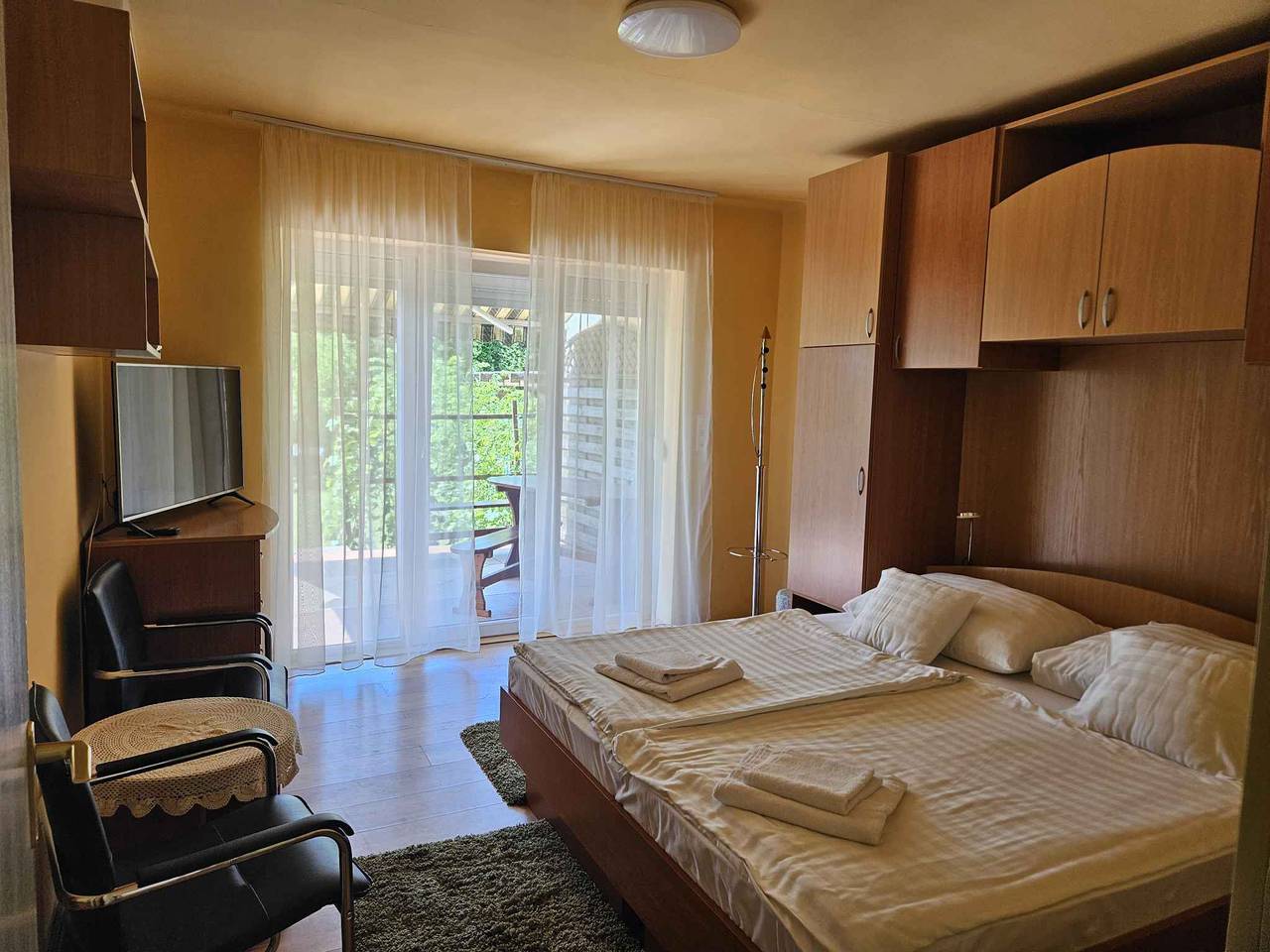 Ganze Ferienwohnung, Ferienwohnung 300 m vom Balaton mit Klimaanlage  in Balatonföldvar, Plattensee Südufer
