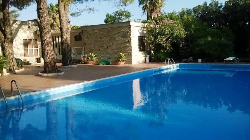 Ferienhaus für 12 Personen, mit Terrasse und Garten sowie Pool