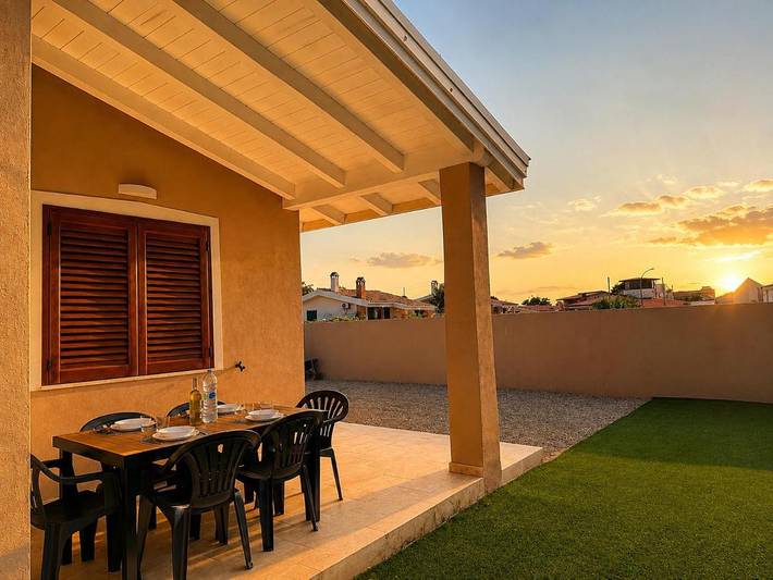 Villa für 4 Personen, mit Balkon und Terrasse sowie Garten