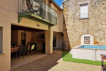 Location de vacances pour 9 personnes à Bourdic