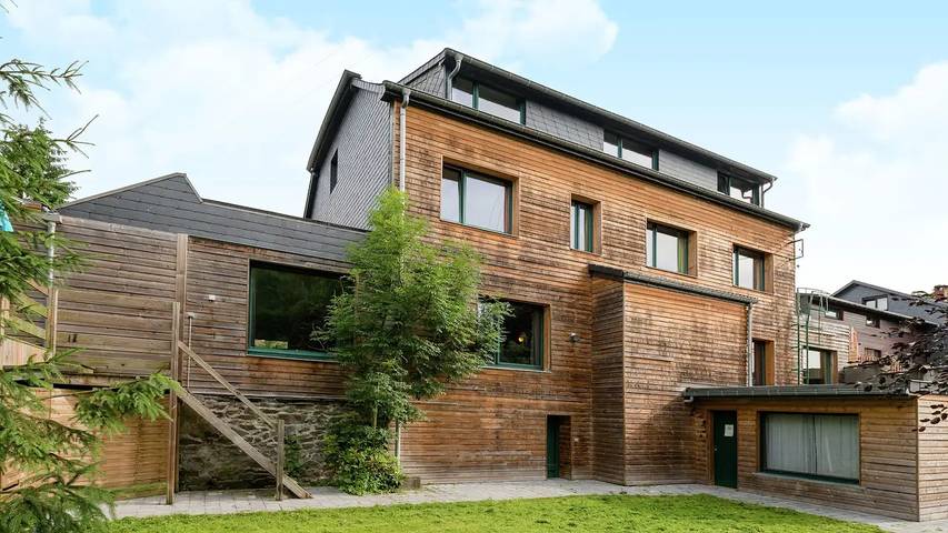 Ferienhaus für 24 Personen, mit Sauna und Garten sowie Pool