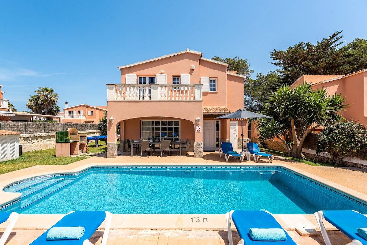 Villa Itsasalde in Cala Blanes, Ciudadela