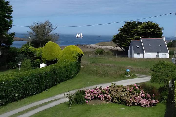 Gîte pour 4 personnes, avec jardin dans Plage de Grève Blanche (Plouguerneau)