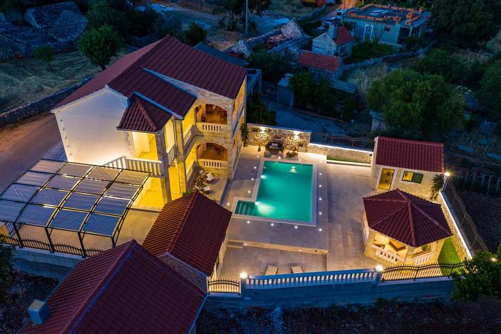 Villa für 8 Personen, mit Garten und Pool sowie Sauna in Marina - 3