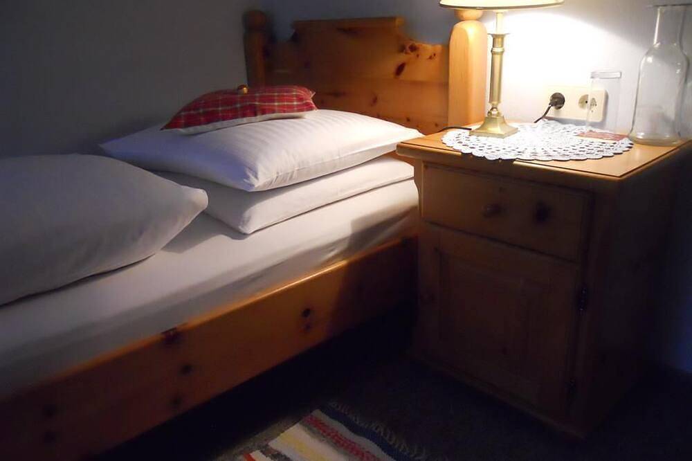 Einzelzimmer mit Dusche, Wc  Nr. 5 - Macheiner, Gästehaus - Ferienwohnung in Lessach, Bundesland Salzburg