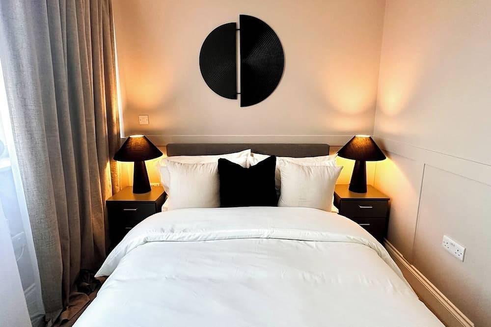 Entire apartment, Stylish 1Bd Flat, Calm, Light-Filled and Central in Wakefield, West Yorkshire