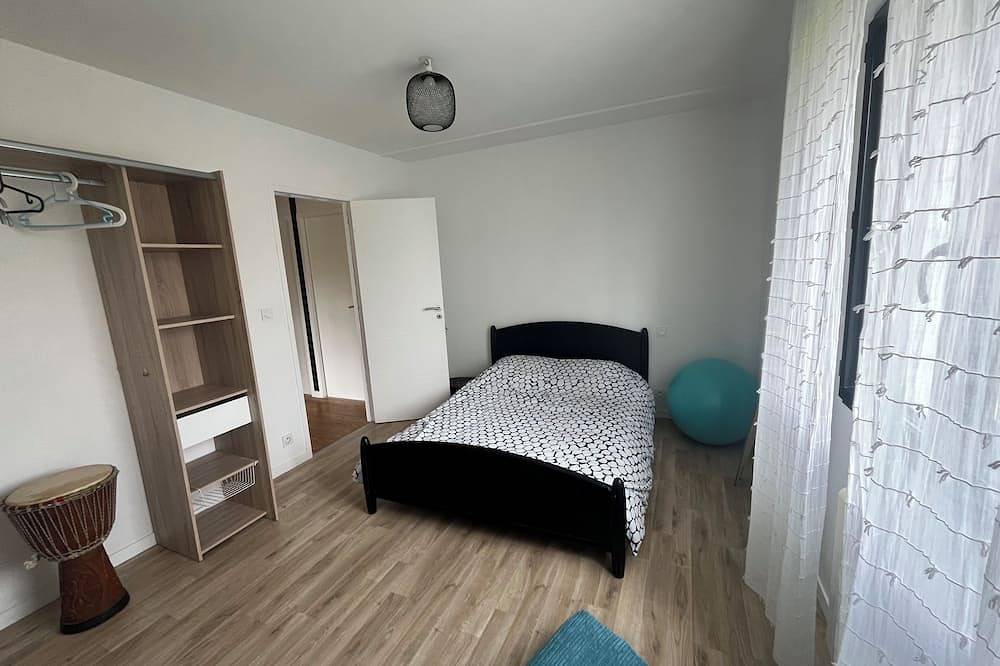 A luminous wooden house in the Pays des Abers, close to sandy beaches. in Lannilis, Brest region