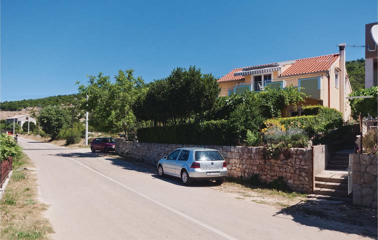 Ganze Ferienwohnung, Charmante Unterkunft, 2 km von der Küste entfernt: Gemütliche Ferienwohnung mit WLAN und Terrasse in Donji Karin, Zadar