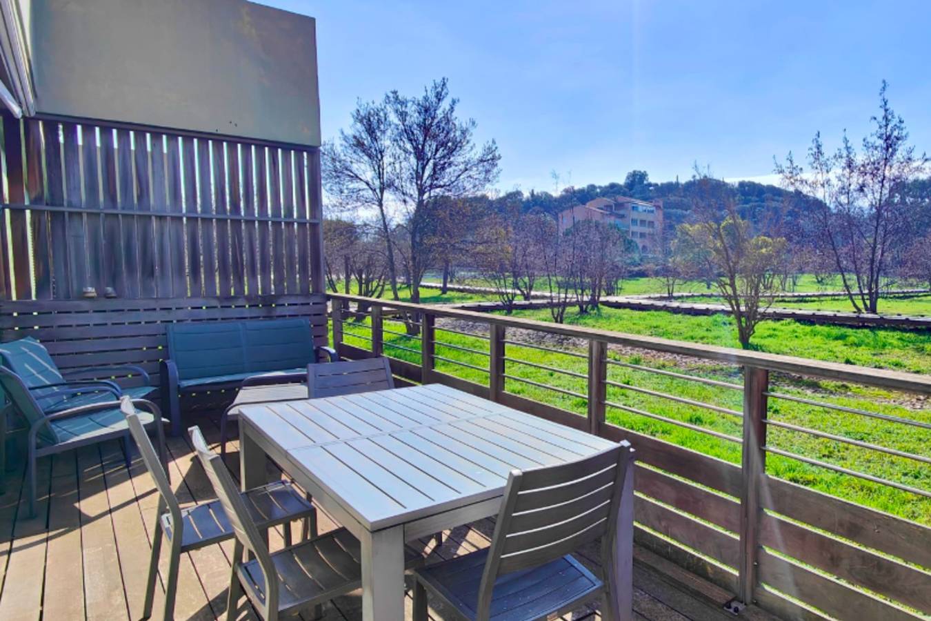 Ganze Wohnung, Ferienwohnung für 6 Personen mit Garten in Saint-Raphaël, Massif de l'Esterel