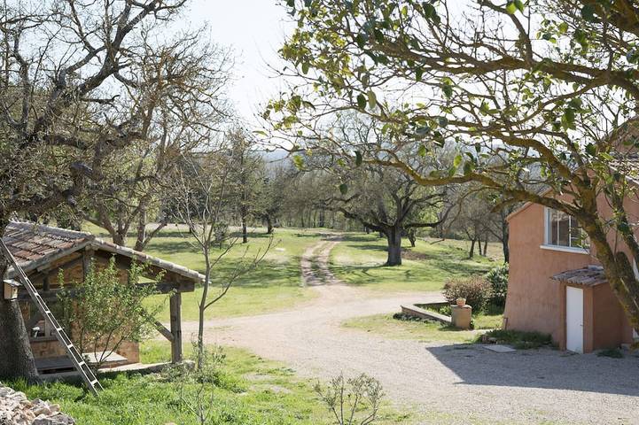 Gîte pour 4 personnes, avec jardin, animaux acceptés à La Verdière