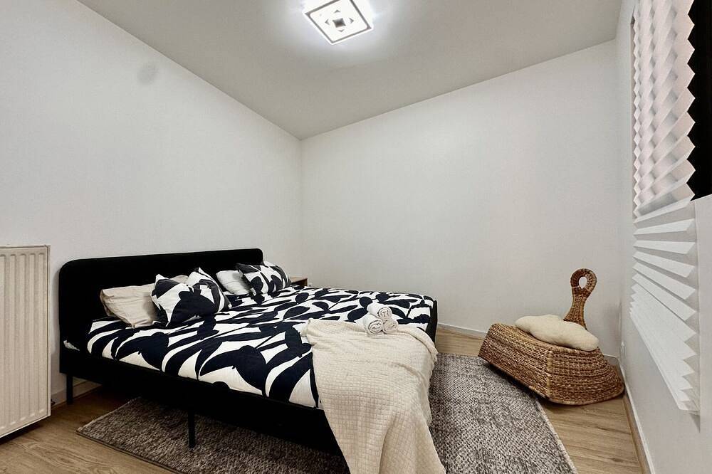 Entire apartment, Riverside apt | 2 bdr |Disney + Paris | Parking | Balcony in Lognes, Seine-et-Marne