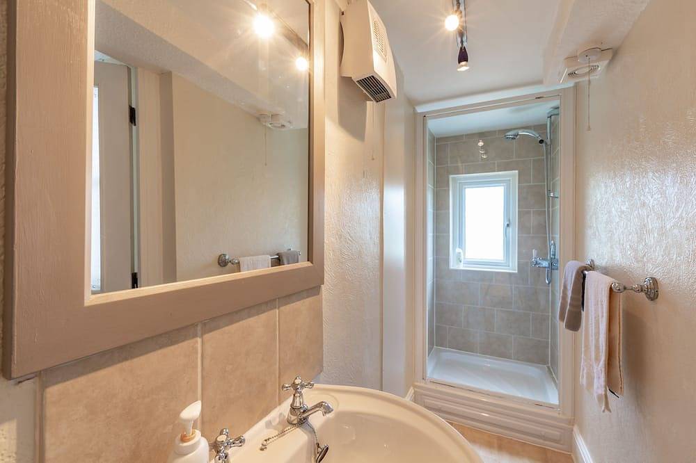 Entire apartment, Swan View Apartment Harrogate - Prime location. 1 bedroom sleeps up to 3 in Nidderdale AONB