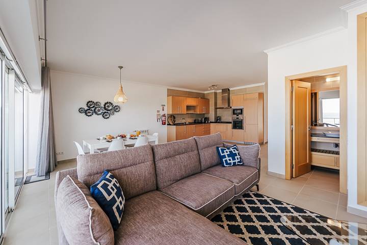 Apartamento entero, Apartamento 'Beachfront Atlantic View A09' con vistas al mar y Wi-Fi in Amoreira, Leiria District