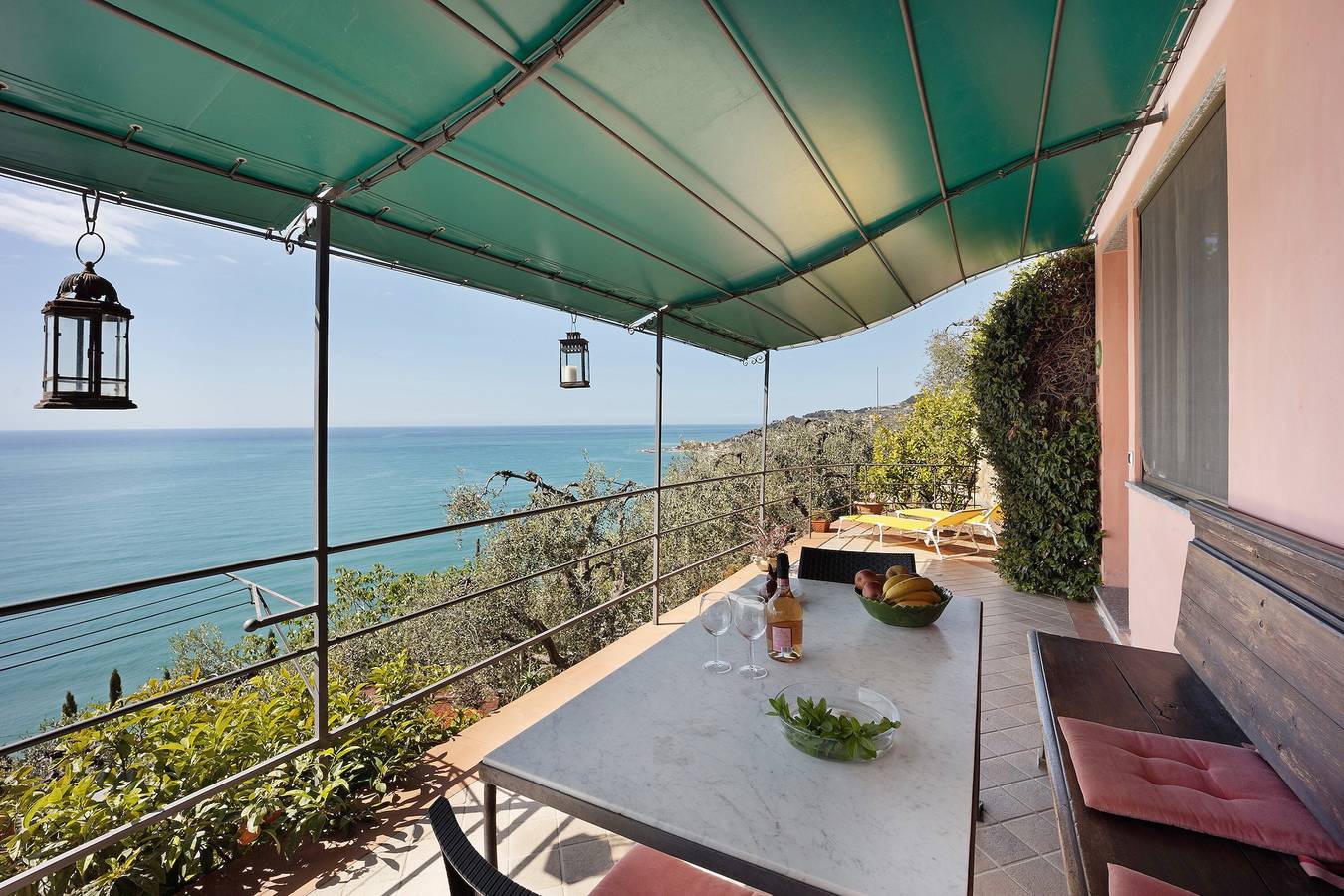 Apartamento entero, Apartamento "Casa Gelsomino" con vistas al mar, Wi-Fi, jardín y terraza in Poggi (Imperia), Imperia