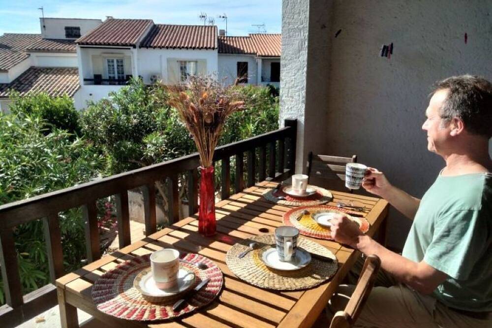 Apartamento entero, Sea 200 m away - 4-person apartment, air-conditioning, Wifi, parking, washing machine, bike room in Saintes-Maries-de-la-Mer, Region de Arles