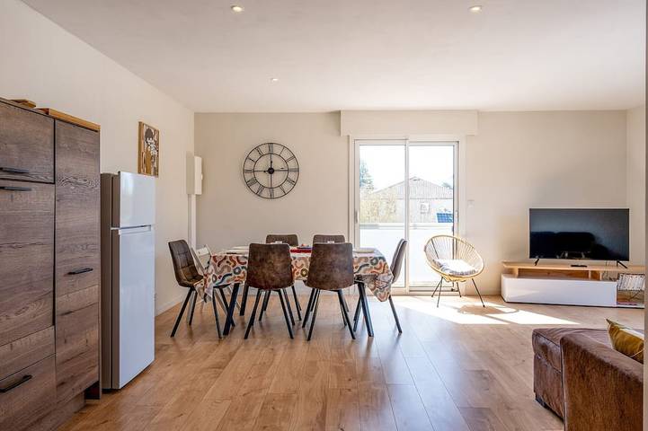 Gîte pour 8 personnes, avec jardin à Le Cellier