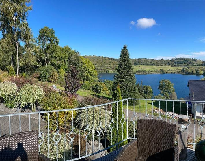 Ferienhaus für 4 Personen, mit Seeblick und Terrasse sowie Ausblick, mit Haustier in der Vulkaneifel - 2