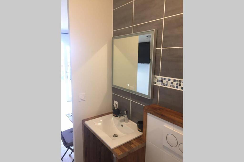 Appartement entier, One-Bedroom Apartment in Villenave-d'Ornon, Région de Bordeaux