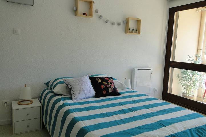 Gîte pour 3 personnes, avec Balcon et Piscine dans Chauffailles - 4