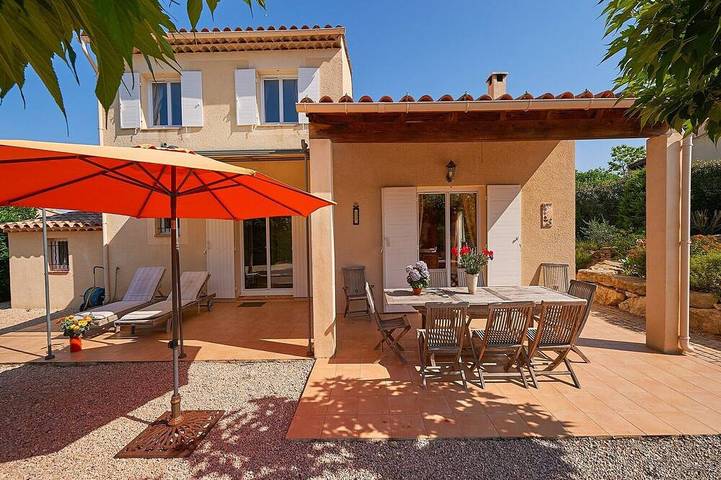 Villa pour 8 personnes, avec jardin et piscine - 1