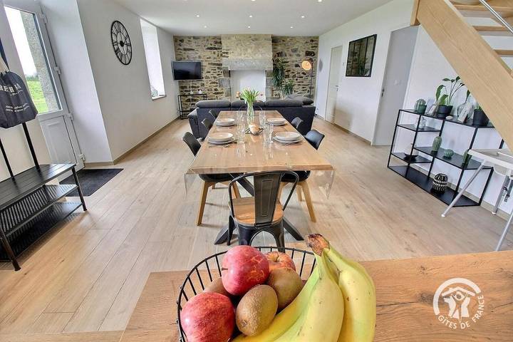 Location de vacances pour 4 personnes, avec jardin ainsi que vue et terrasse à Trédarzec - 3