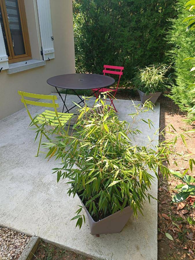 Location de vacances pour 2 personnes, avec jardin dans Camelin