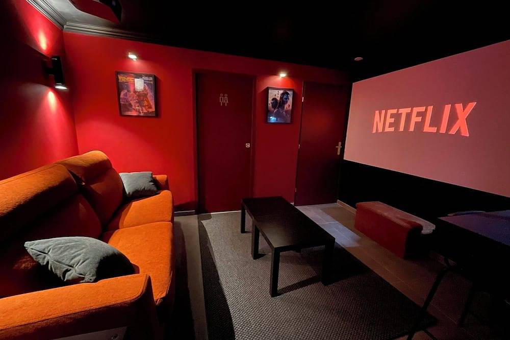 Entire apartment, Studio Cinéma in Maillane, Arles region