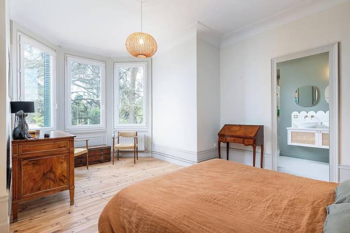 Location de vacances pour 9 personnes, avec jardin à Caluire-et-Cuire - 3