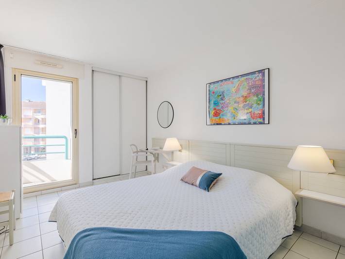 Gîte pour 4 personnes, avec balcon dans Plage du Port Fréjus - 3