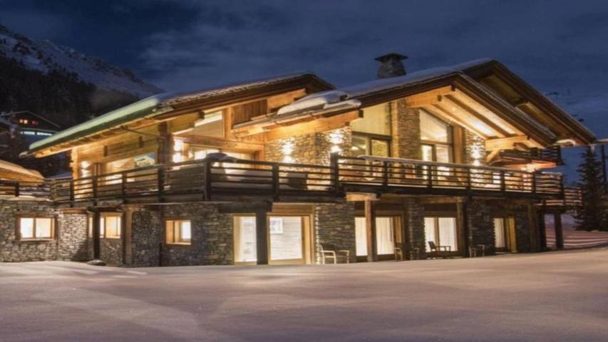 Chalet pour 10 personnes, avec jacuzzi et balcon ainsi que piscine et sauna - 1