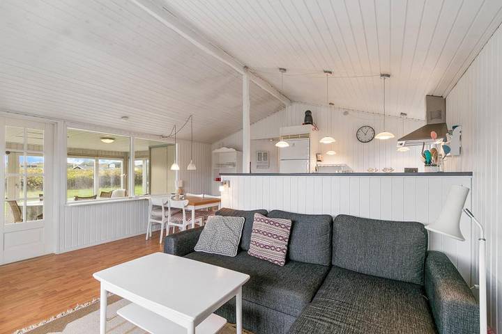 Gemütliches Ferienhaus mit Wintergarten nah am Strand in Søndervig, Holmsland Klit