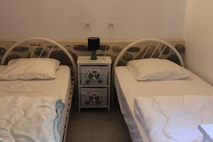 Location de vacances pour 5 personnes, avec jardin et terrasse, animaux acceptés à Les Salelles - 2