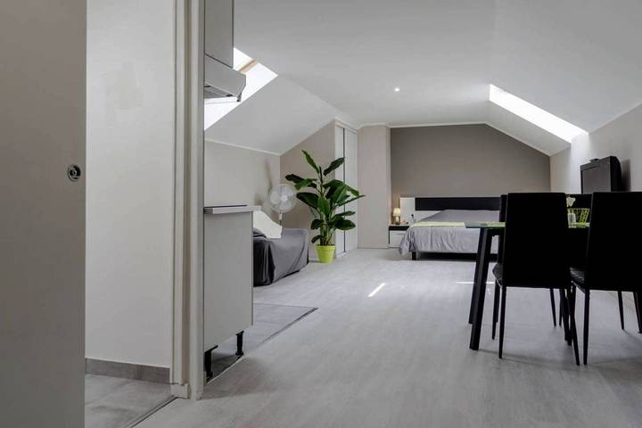Gîte pour 4 personnes, avec Terrasse ainsi que Jardin et Piscine dans Parmilieu
