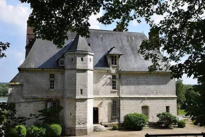 Location de vacances pour 15 personnes, avec terrasse et jardin à Villequier