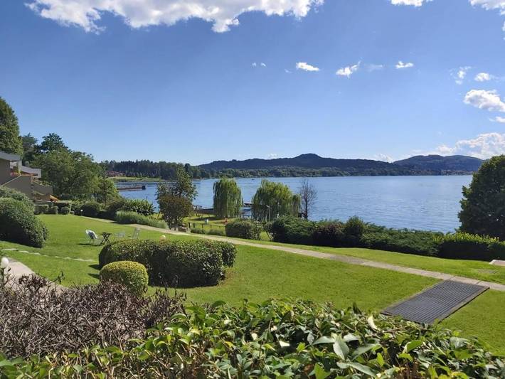 Location de vacances pour 6 personnes, avec jardin ainsi que vue et vue sur le lac dans Ispra - 3